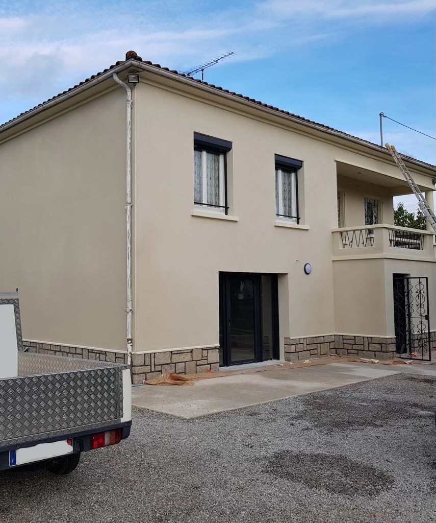 Façade d'une maison après peinture